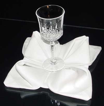 Cara melipat napkin rose 8