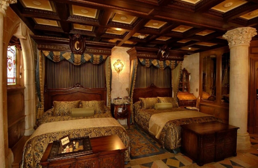 Desain Plafon Kamar Tidur Hotel Victorian