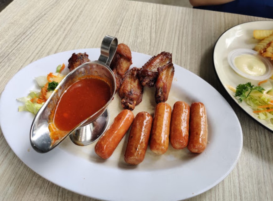 Menu Cimory Riverside – Mega Mendung