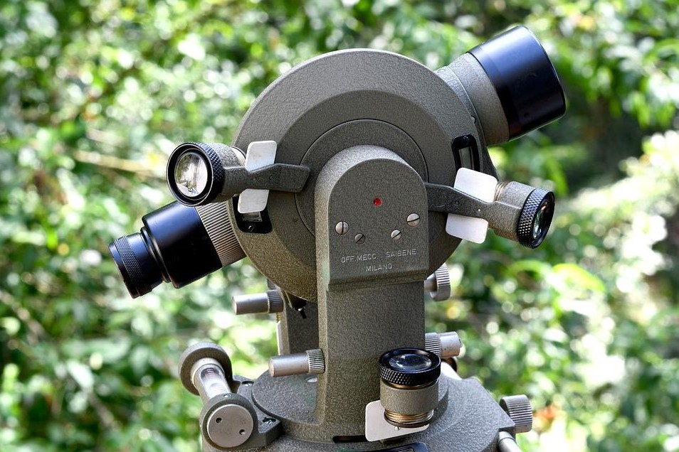 Alat Ukur Theodolite