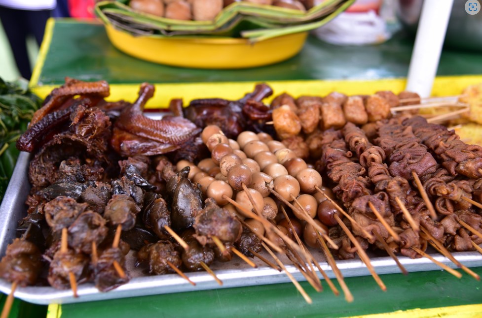 Menu Aneka Sate di Angkringan Kekinian