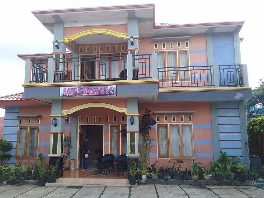 Hotel Edelweis 2 Bajawa Flores