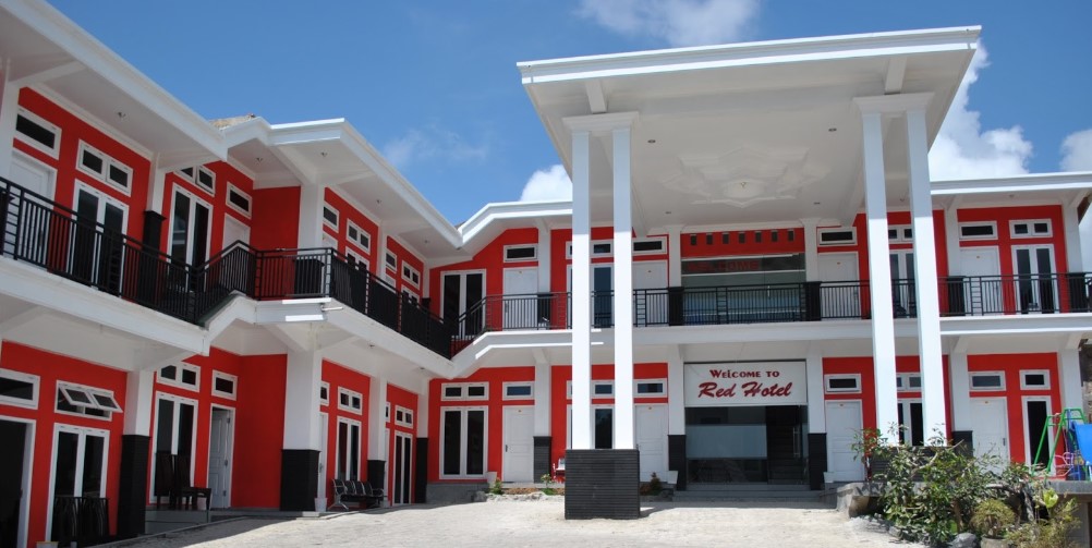 Hotel Merah Sarangan [Red Hotel]