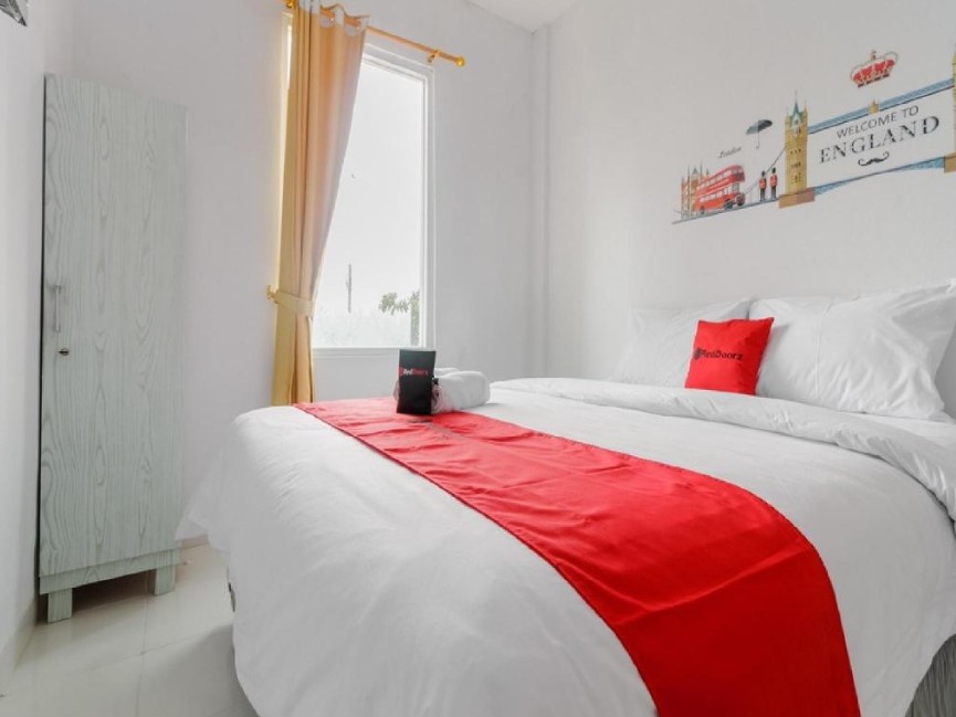 RedDoorz Plus (Dekat dengan Taman Rasuna Menteng)