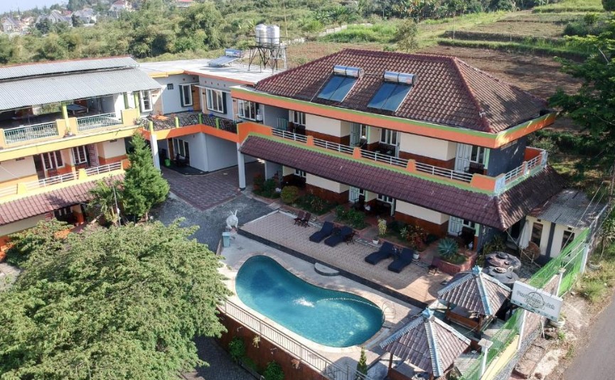 Villa Panderman Indah Batu Malang