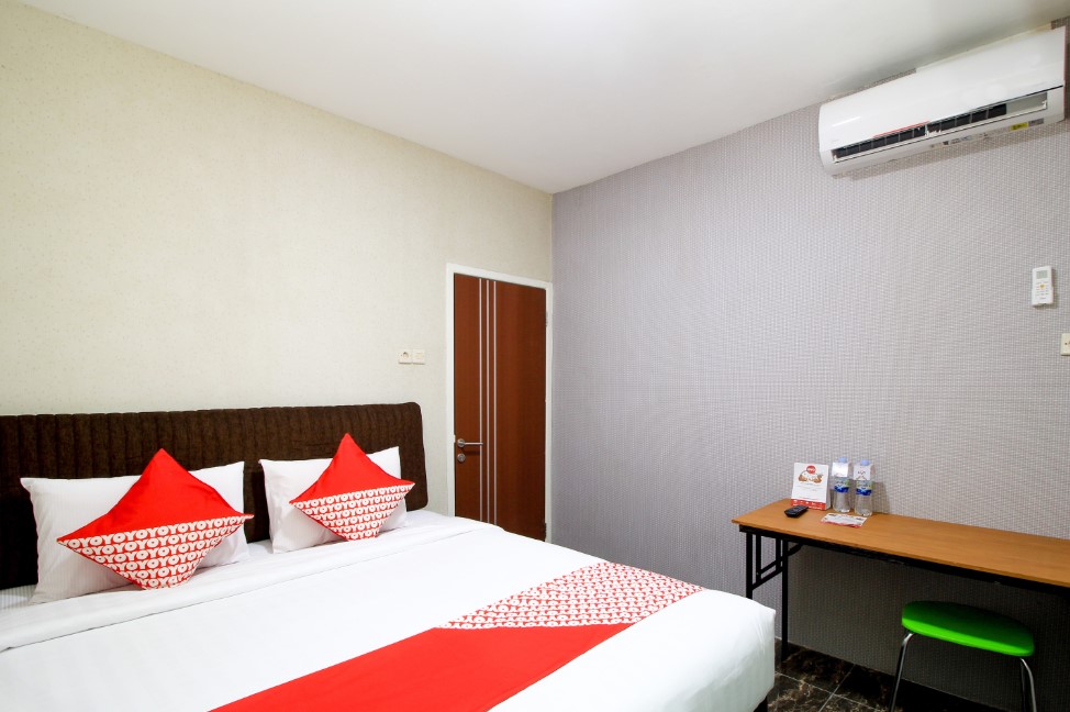 OYO 217 A1 Hotel Dekat Pakuwon Mall