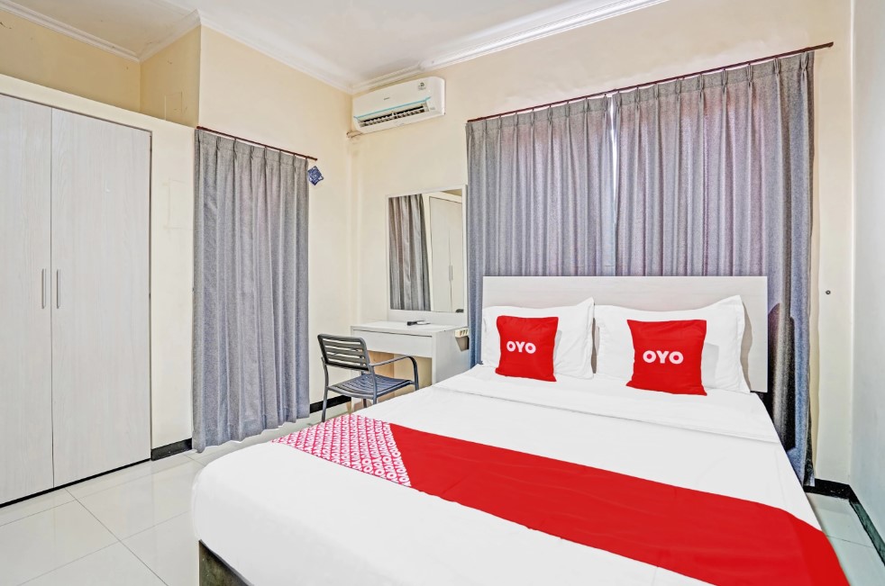 OYO Flagship 90789 Genteng Residence Hotel Dekat Tunjungan Plaza