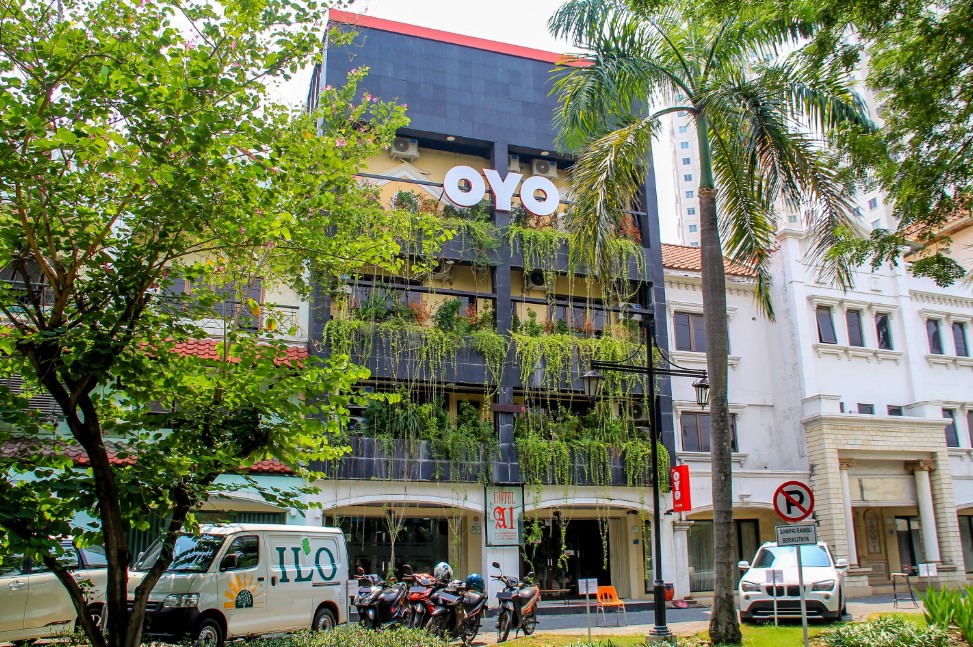 OYO 217 A1 Hotel Murah di Surabaya Barat