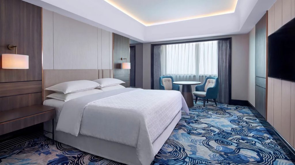 Sheraton Surabaya Hotel & Towers Bintang 5 Dekat Tunjungan Plaza