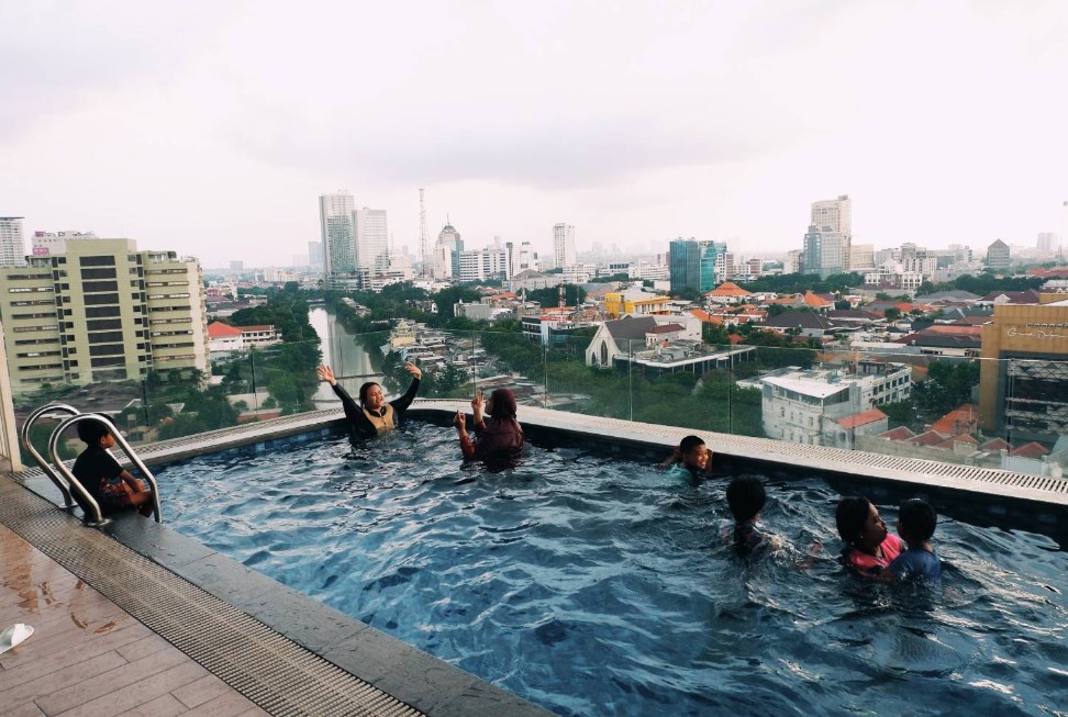 The Life Styles Hotel Surabaya Ada Kolam Renang