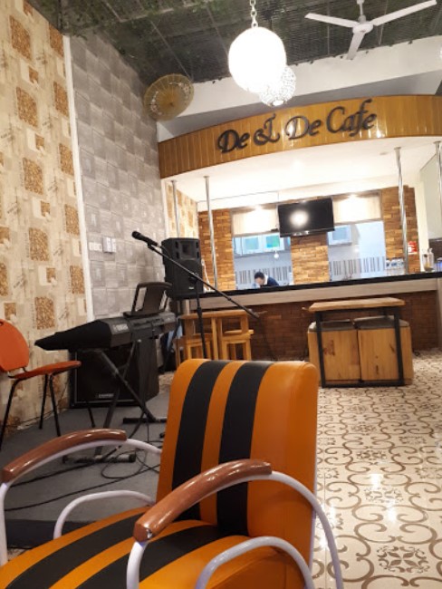 De & De Cafe di Ungaran Semarang