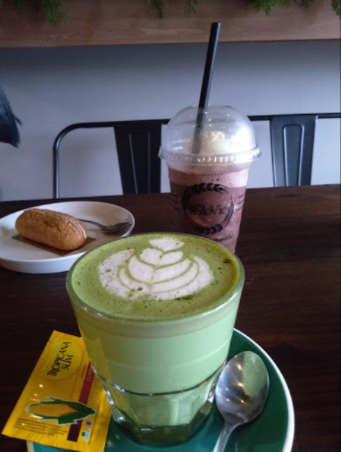 Glovic Bakery & Coffee Gatsu Jember