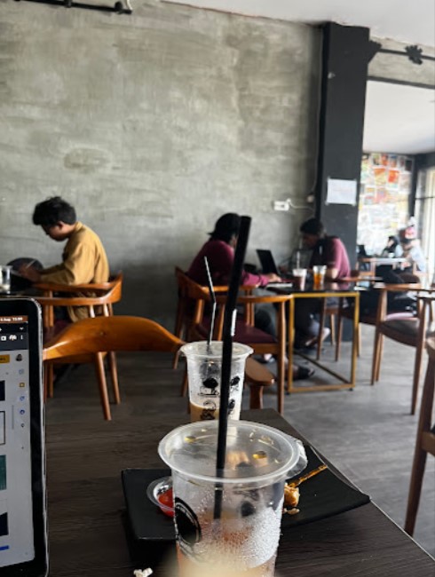 BaseCamp Cafe di Bangkalan