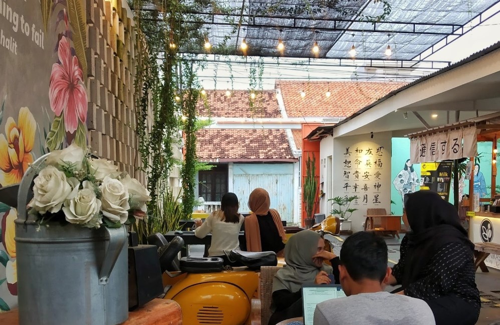 Berkomunikasi Coffee & Tea (Japan Cafe)