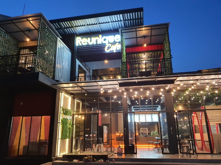 Reunique Cafe di Rembang