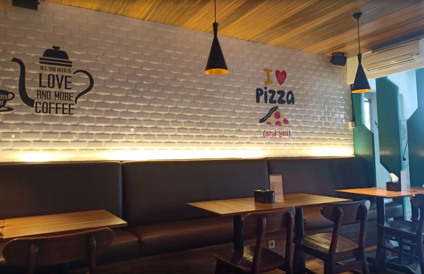 Iceberge Pizza & Gelato Menteng