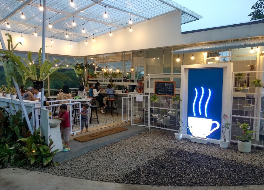 Kedai kopi Ciburial Puncak Bogor