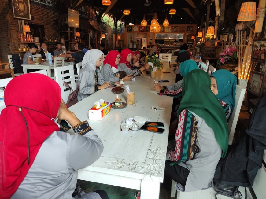 Sriya Cafe & Homestay Jepara Hits