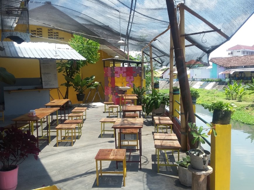 Cafe Teras Kali Lumajang