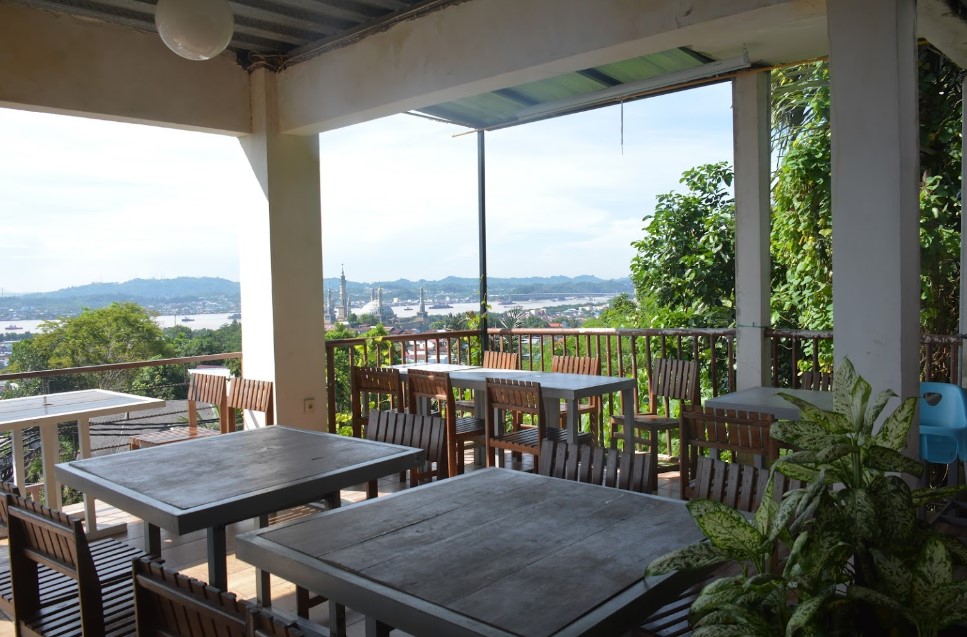 D’Puncak Café & Resto