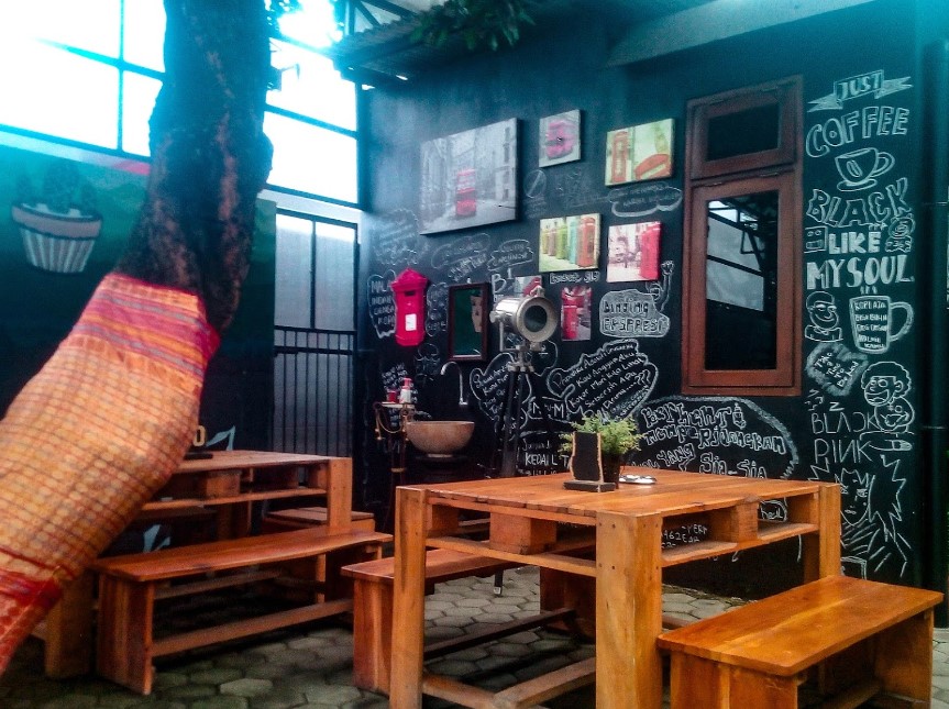 Kedai Latar Mojokerto