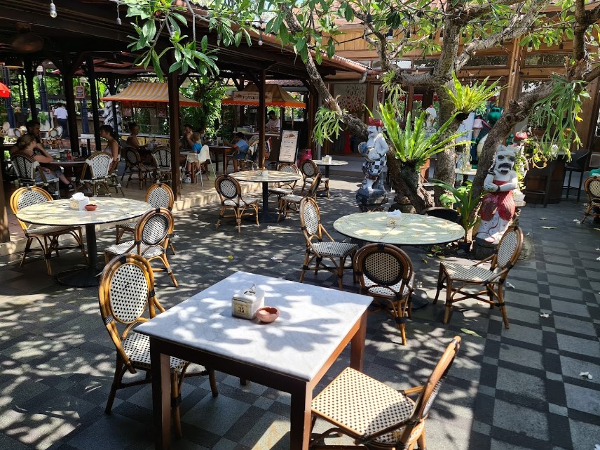 Made's Warung Seminyak