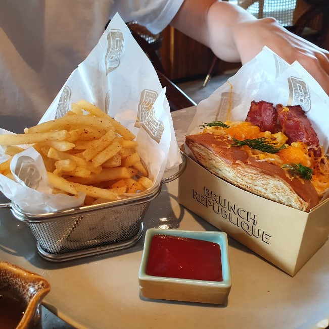 Republique - Cafe in Seminyak Bali