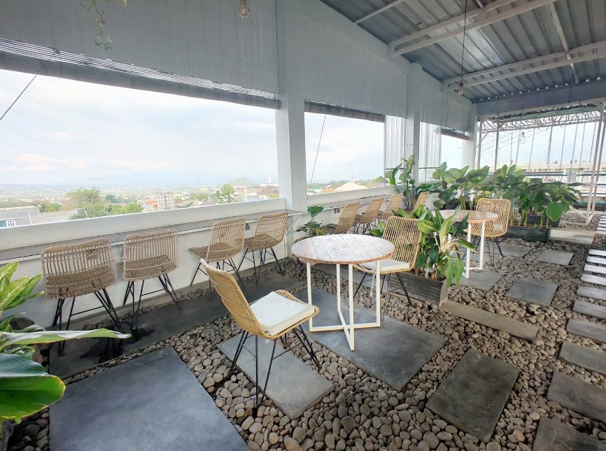 Tropical Vibes Cafe Batu Malang