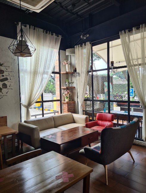 Balkoni Cafe Tangerang Selatan