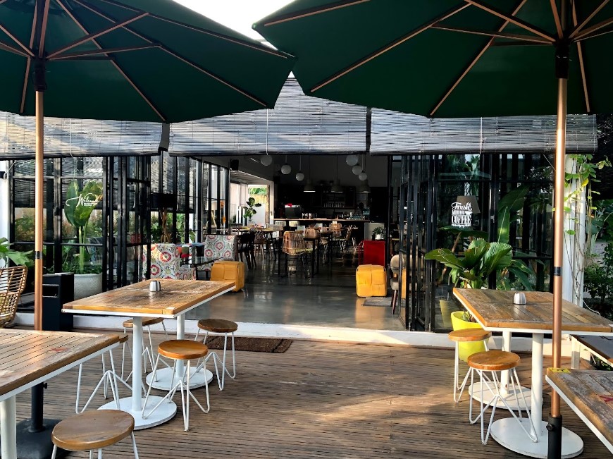 Kira Cafe Resto Tangerang Selatan