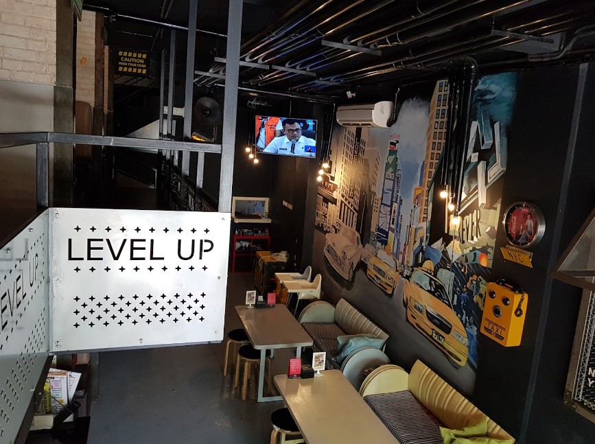 LEVEL UP Café Tangerang Selatan