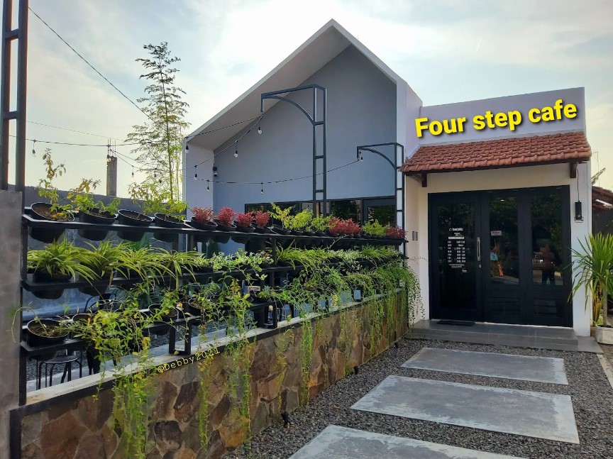 fourstep coffee eatery Bojonegoro