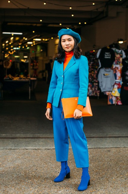 Biru Telur Asin cocok dengan Orange Style