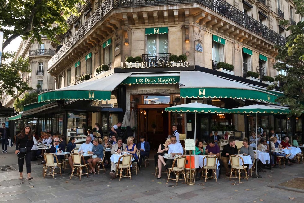 Desain Warung Kopi Outdoor Parisian