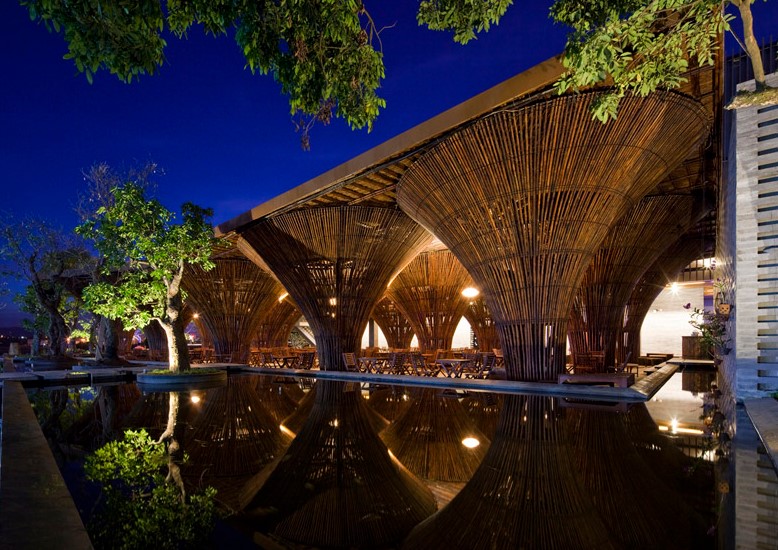 Desain Warung Kopi dari Bambu Kontemporer Futuristic