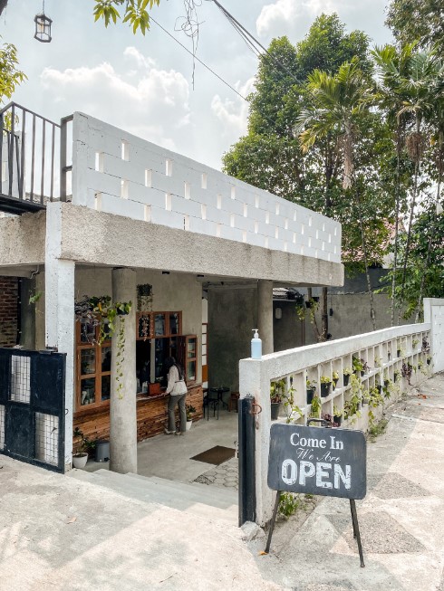 Warung Kopi Depan Rumah Industrial simple