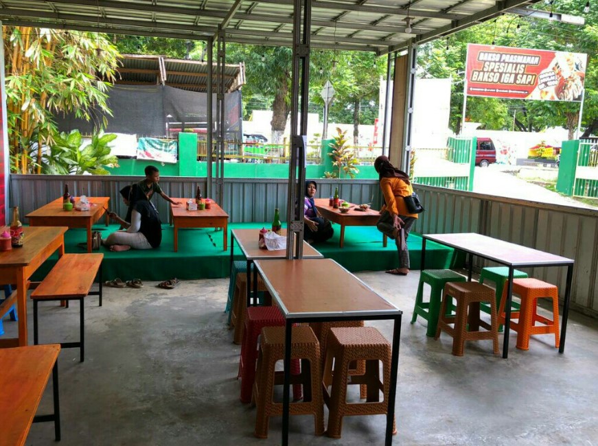 desain warung bakso pinggir jalan sederhana