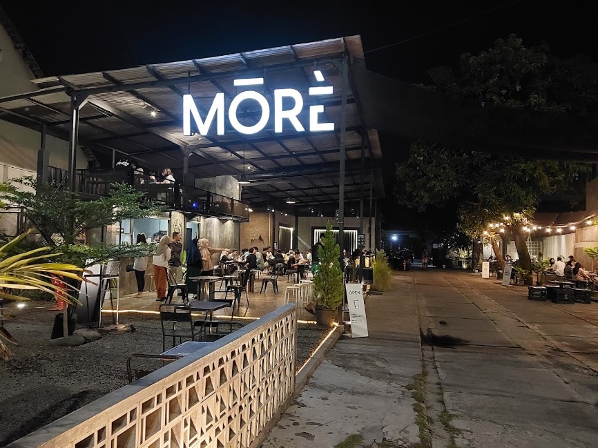 More Coffee & Space Cafe di Subang