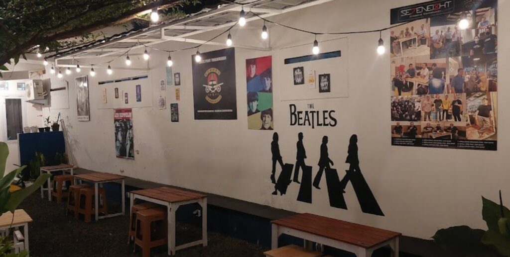 Warunk Rock N Roll Cafe di Pangandaran
