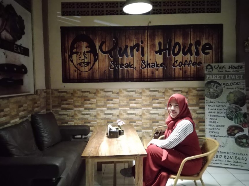Yuri House Cafe