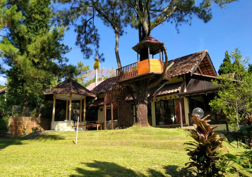 Bungasore Villa Pacet