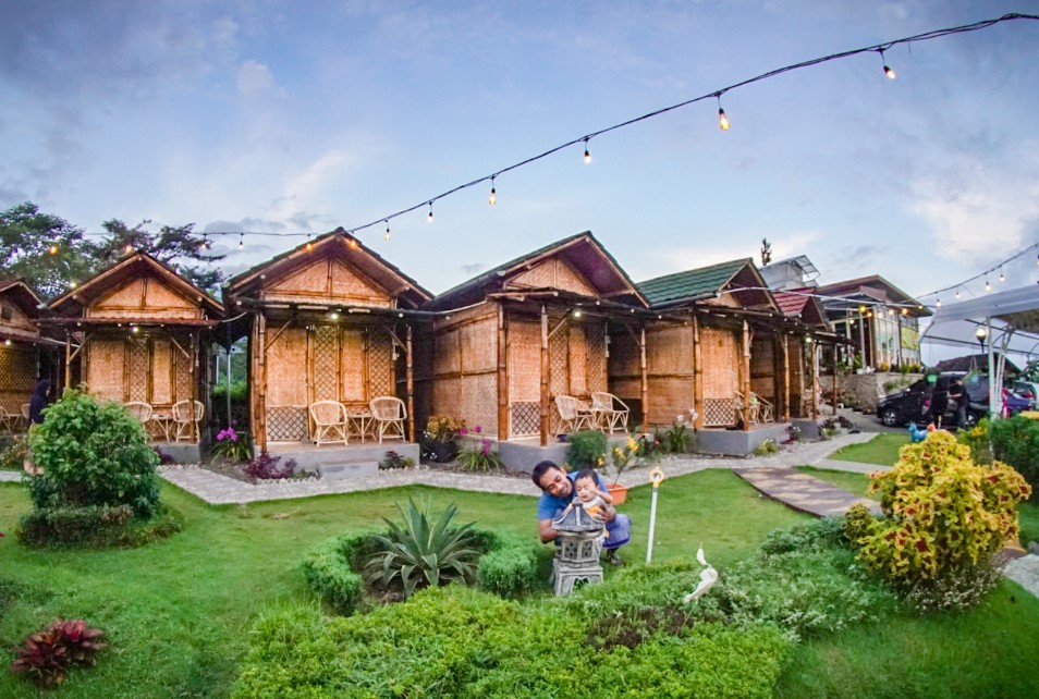 Villa Rumah Bambu Trawas